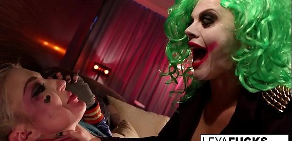  Whorley Quinn gets caught and fucked by the Joker